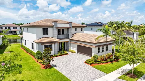 10445 S Lago Vista Cir, Parkland, FL 33076