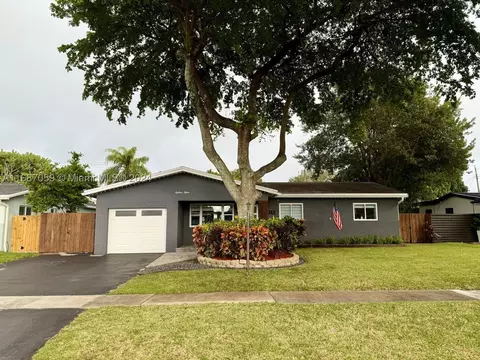1815 N 42nd Ave, Hollywood, FL 33021