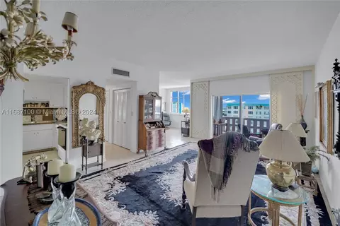 4350 Hillcrest Dr #1018, Hollywood, FL 33021