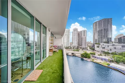 92 SW 3rd St #1604, Miami, FL 33130