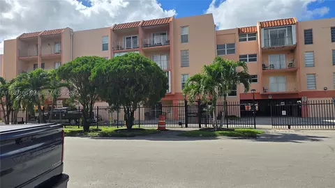 6190 W 19th Ave #309, Hialeah, FL 33012