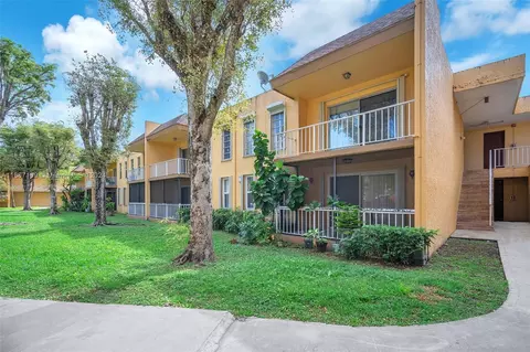 13700 SW 62nd St #216, Miami, FL 33183