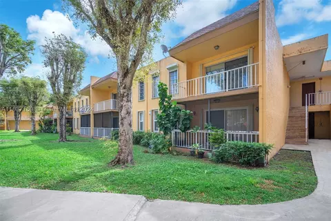 13700 SW 62nd St #216, Miami, FL 33183