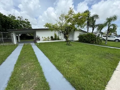 11821 SW 176th St, Miami, FL 33177