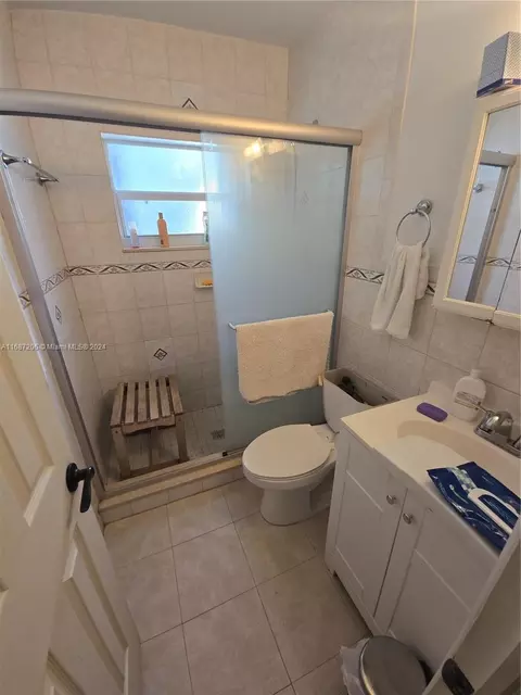 Bath - 3420 E Palm Ct, Hialeah, FL 33013 photo 1 of 1