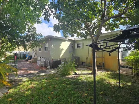 Exterior - 3420 E Palm Ct, Hialeah, FL 33013 photo 5 of 9