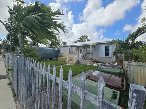 Exterior - 3420 E Palm Ct, Hialeah, FL 33013 photo 2 of 9