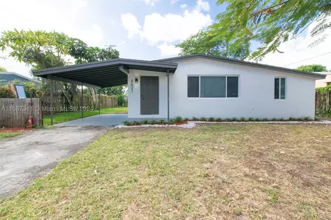 5621 NE 9th Ave, Oakland Park, FL 33334