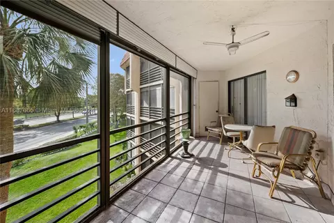6655 W Broward Blvd #305, Plantation, FL 33317