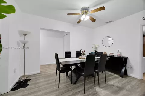 Dining - 471 SE 6th St, Hialeah, FL 33010 photo 1 of 3