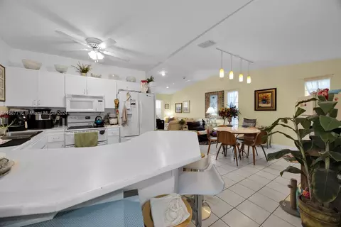 Kitchen - 471 SE 6th St, Hialeah, FL 33010 photo 3 of 3