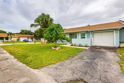 5450 S Lakewood Cir S #A, Margate, FL 33063