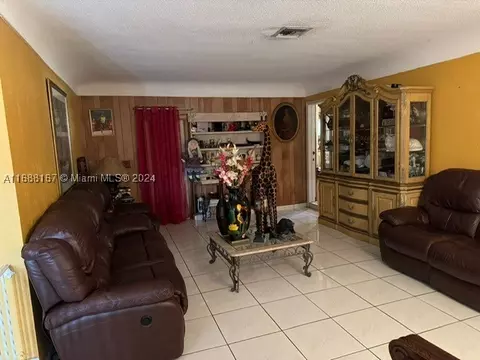 4325 NW 27th St, Lauderhill, FL 33313