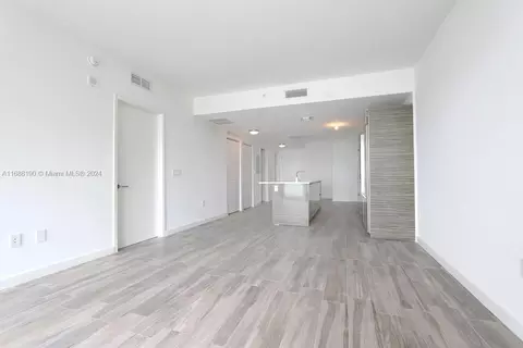 460 NE 28th St #504, Miami, FL 33137