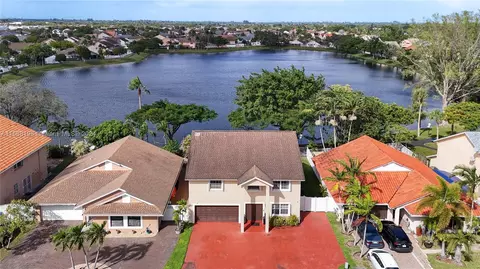 7807 NW 187th Ter, Hialeah, FL 33015