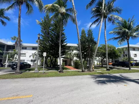 201 Galen Dr #210, Key Biscayne, FL 33149