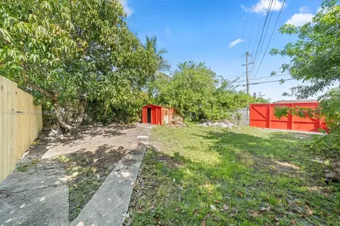 Exterior - 361 E 39th St, Hialeah, FL 33013 photo 1 of 2