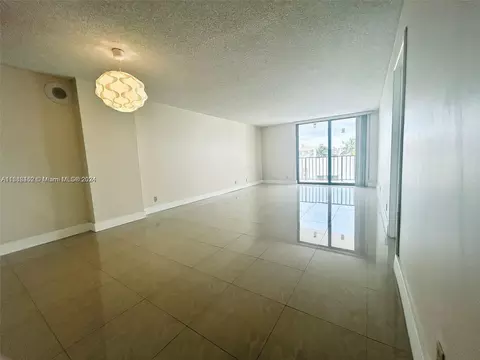 Undisclosed, Miami Beach, FL 33140