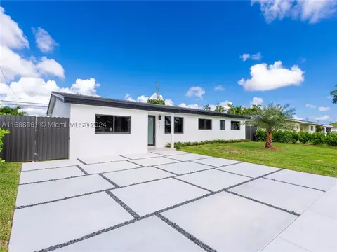 9101 SW 52nd St, Miami, FL 33165
