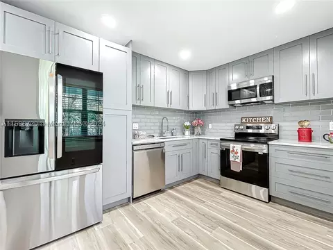 806 Cypress Grove Ln #402, Pompano Beach, FL 33069
