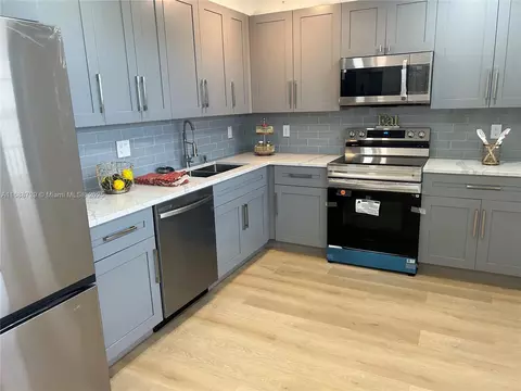 3499 Oaks Way #602, Pompano Beach, FL 33069