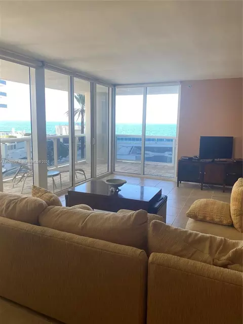 1850 S Ocean Dr #810, Hallandale Beach, FL 33009