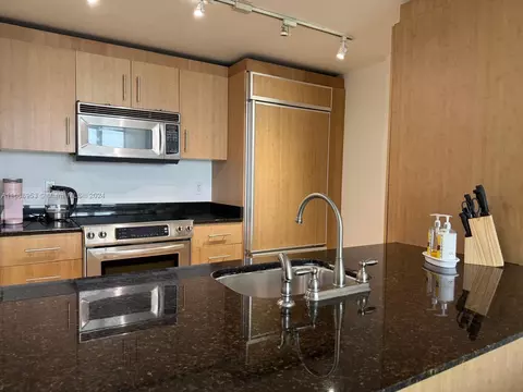10275 Collins Ave #1528, Bal Harbour, FL 33154