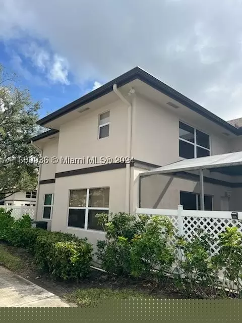 5 Amherst Ct #D, Royal Palm Beach, FL 33411