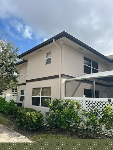 5 Amherst Ct #D, Royal Palm Beach, FL 33411