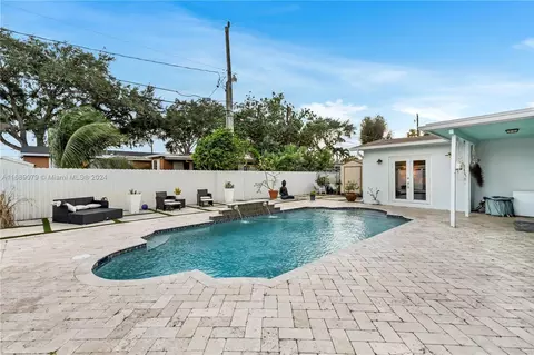 Other - 496 W 46th Pl, Hialeah, FL 33012 photo 4 of 8