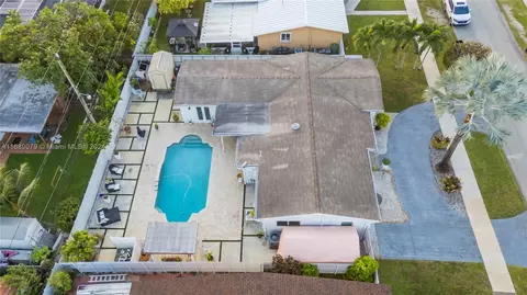View/Area - 496 W 46th Pl, Hialeah, FL 33012 photo 4 of 4