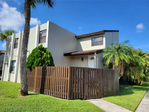 10080 NW 9th Street Cir #206, Miami, FL 33172