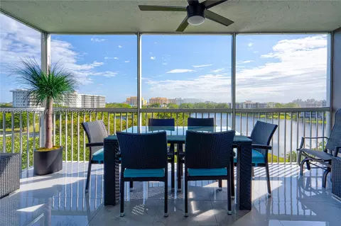 2940 N Course Dr #707, Pompano Beach, FL 33069