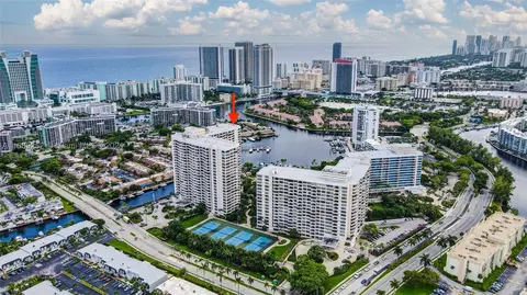 2500 Parkview Dr #821, Hallandale Beach, FL 33009