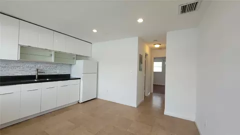 524 Washington Ave #312, Miami Beach, FL 33139