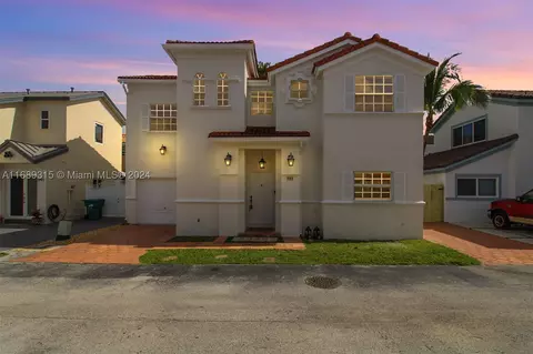 989 NW 126th Path, Miami, FL 33182