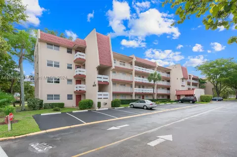 1005 Country Club Dr #201, Margate, FL 33063