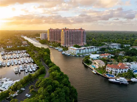 6901 Edgewater Dr #218, Coral Gables, FL 33133