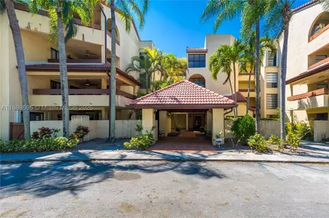 8810 SW 123rd Ct #M205, Miami, FL 33186