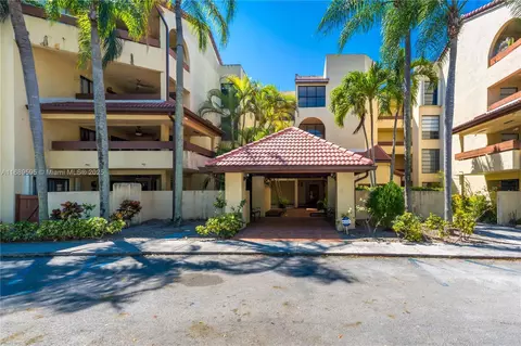 8810 SW 123rd Ct #M205, Miami, FL 33186