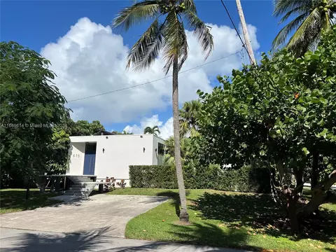 615 Harbor Cir, Key Biscayne, FL 33149 photo 1
