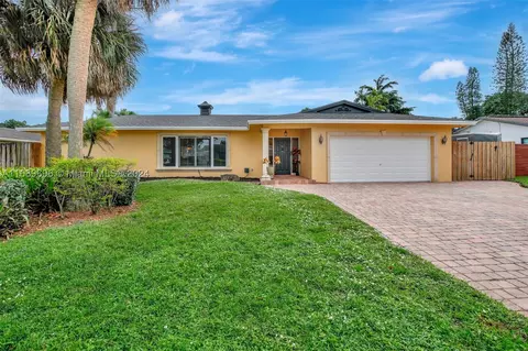 8710 SW 26th Ct, Davie, FL 33328