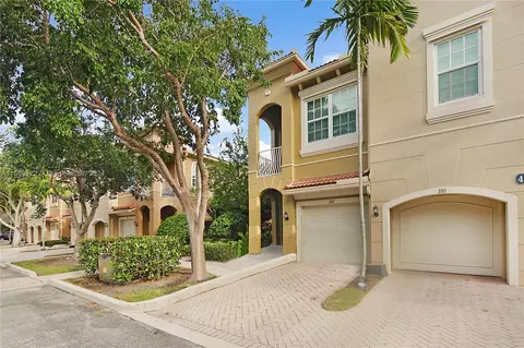 4890 Bonsai Cir #202, Palm Beach Gardens, FL 33418