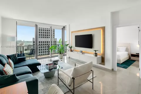 68 SE 6th St #2905, Miami, FL 33131