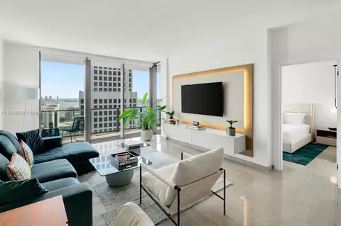 68 SE 6th St #2905, Miami, FL 33131