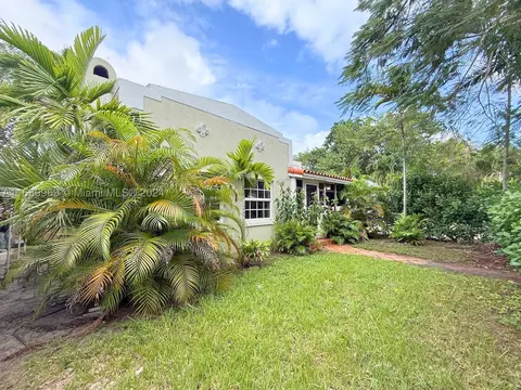 127 NW 47th St, Miami, FL 33127