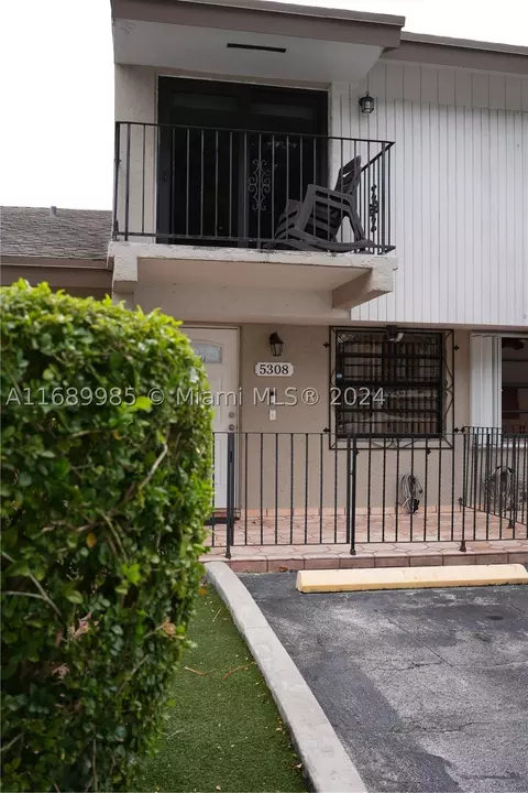 5308 W 24th Ave #138, Hialeah, FL 33016
