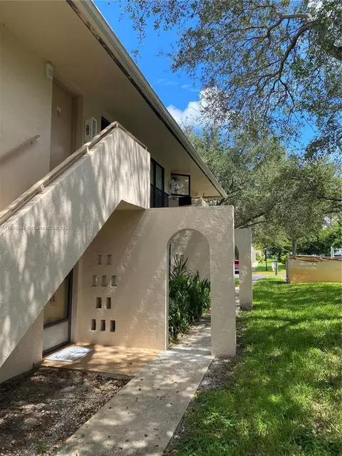 5801 Washington St #4, Hollywood, FL 33023
