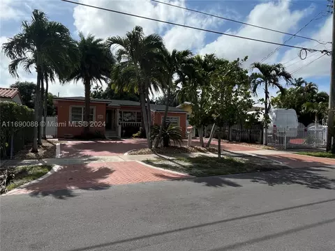 5570 SW 3rd St, Miami, FL 33134