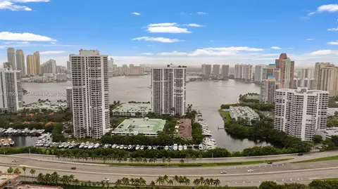 3530 Mystic Pointe Dr #914, Aventura, FL 33180